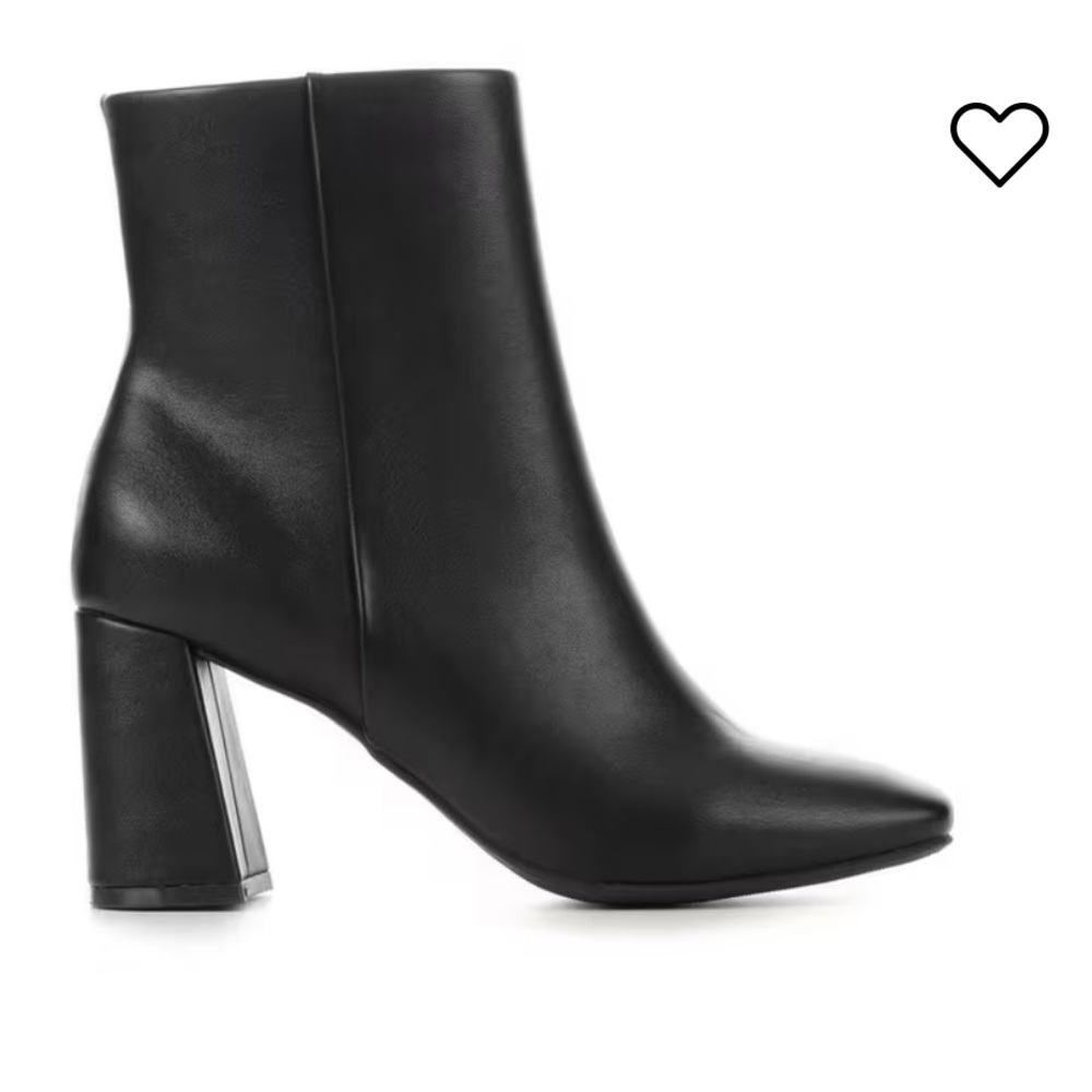 NEW Size 7 Black Leather Booties, NEVER WORN, New in box cute black booties